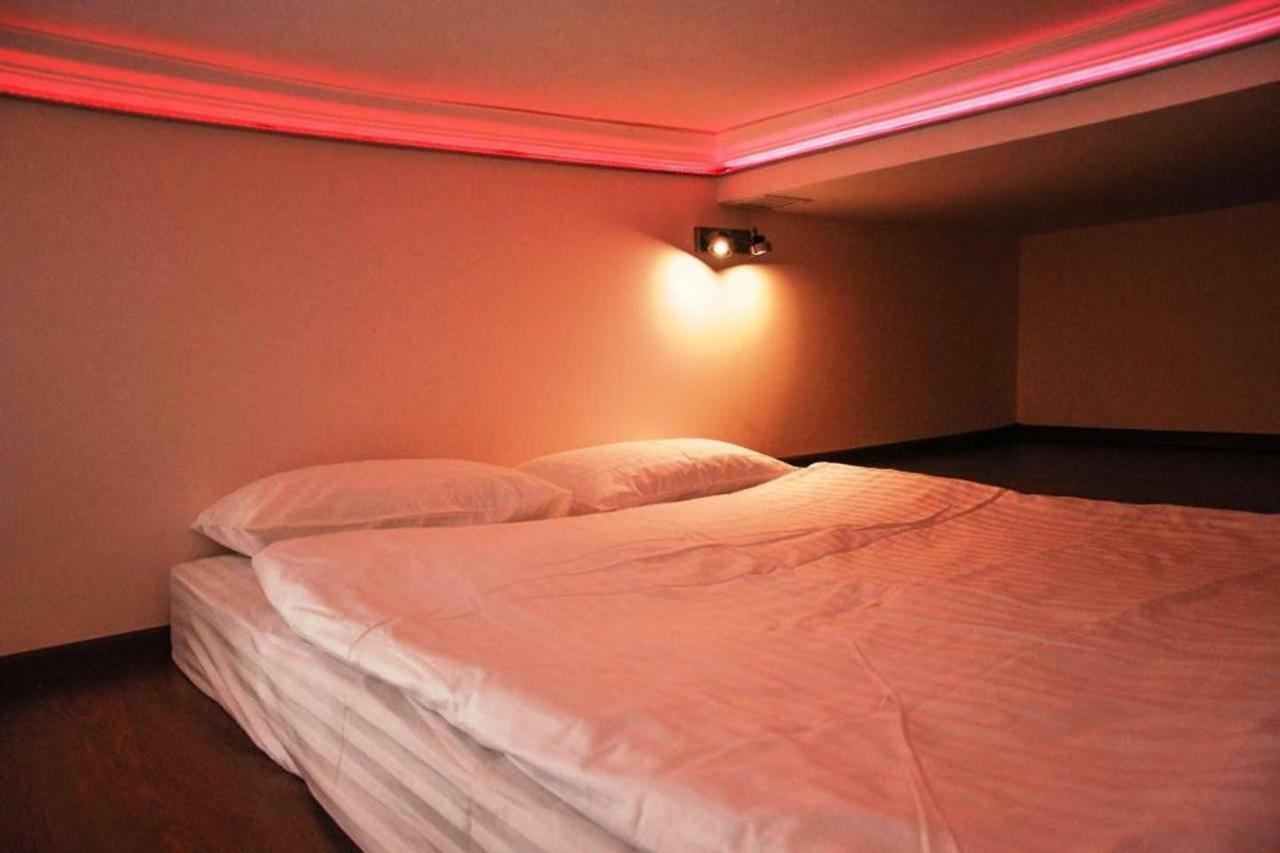 Kyiv Rouge Apartment Luaran gambar